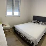 Διαμέρισμα Zuti *