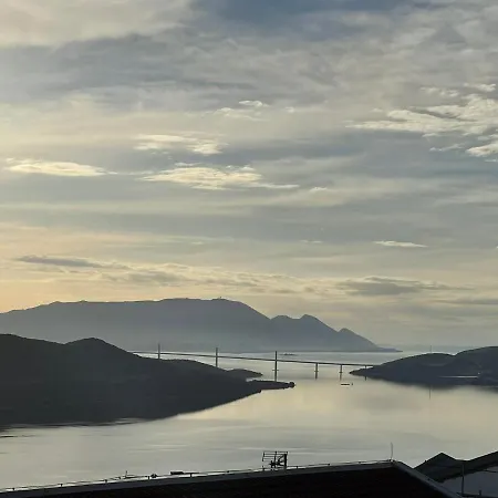 Zuti Neum