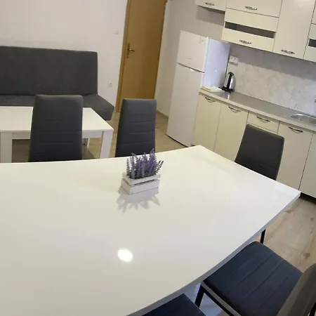 Apartment Zuti