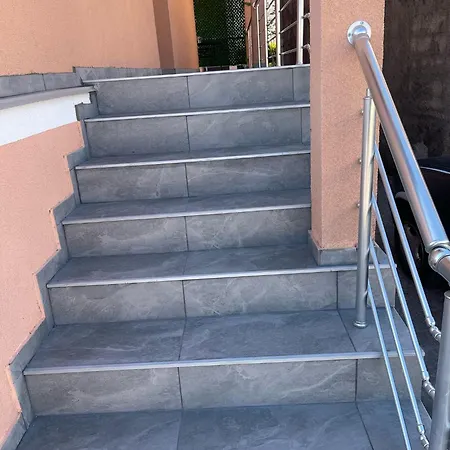 Apartment Zuti *